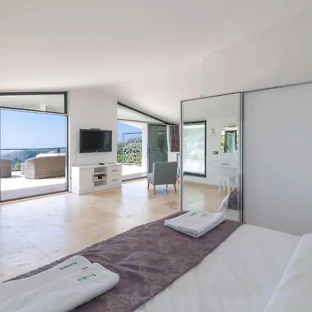 In Islamlar Sleeps 6 With Pool Air Con And Wifi Willa