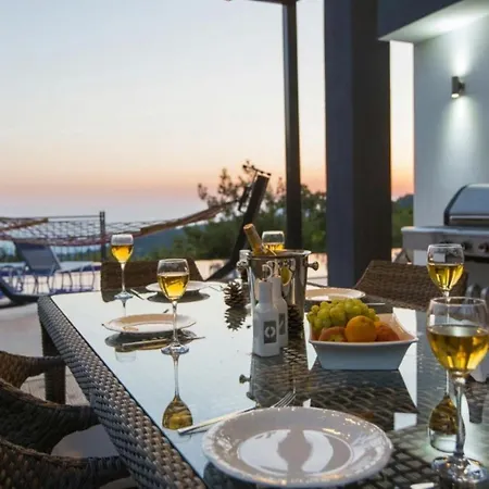 Villa In Islamlar Sleeps 6 With Pool Air Con And Wifi *