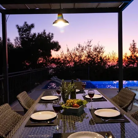 In Islamlar Sleeps 6 With Pool Air Con And Wifi Villa Islamlar (Mediterranean)